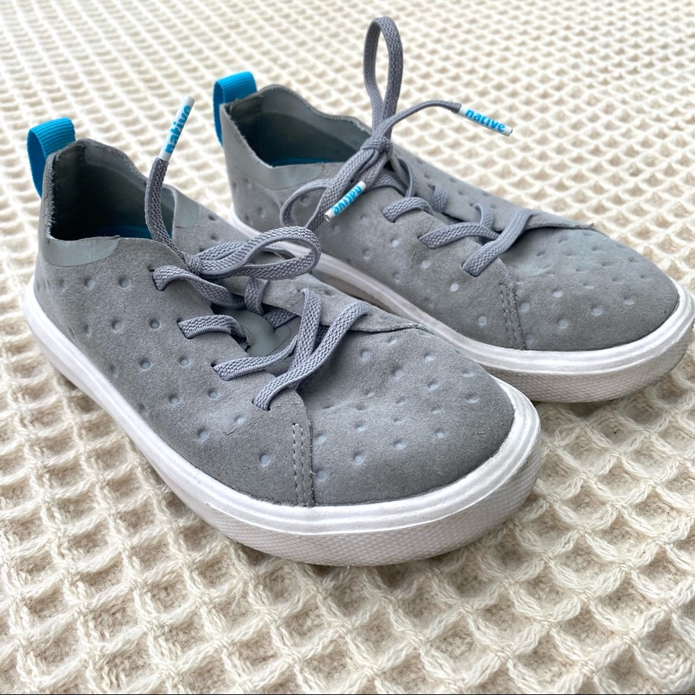 Native gray sneakers little kid Size 9
